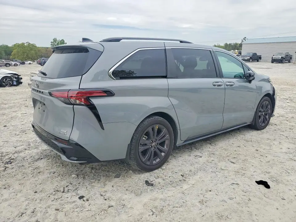 2024 TOYOTA SIENNA XSE 7-PASSENGER  