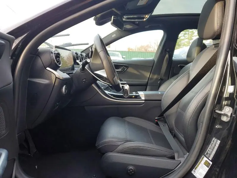 2025 MERCEDES-BENZ C 300  