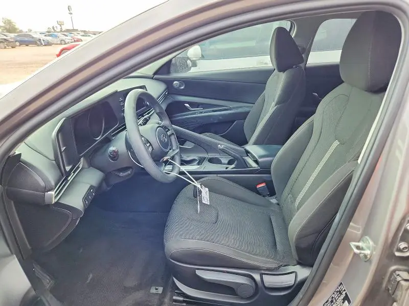 2021 HYUNDAI ELANTRA SE  