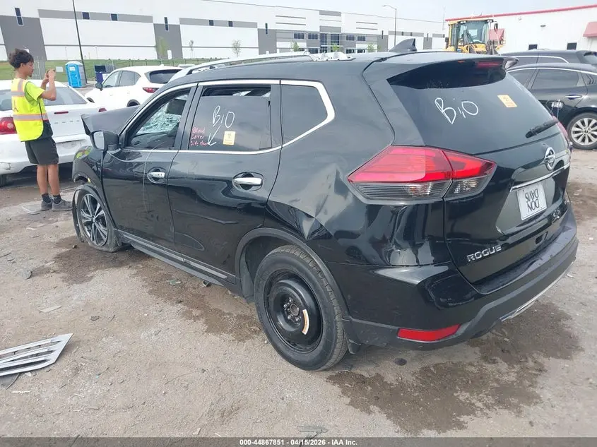 2017 NISSAN ROGUE SL