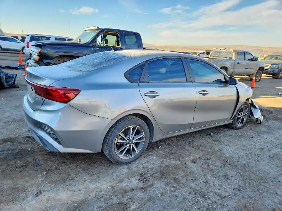 2022 KIA FORTE FE  