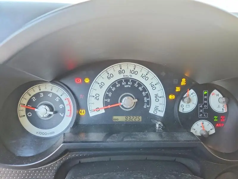 2011 TOYOTA FJ CRUISER BASE  