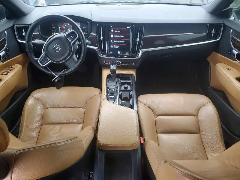 2018 VOLVO S90 T5 MOMENTUM  