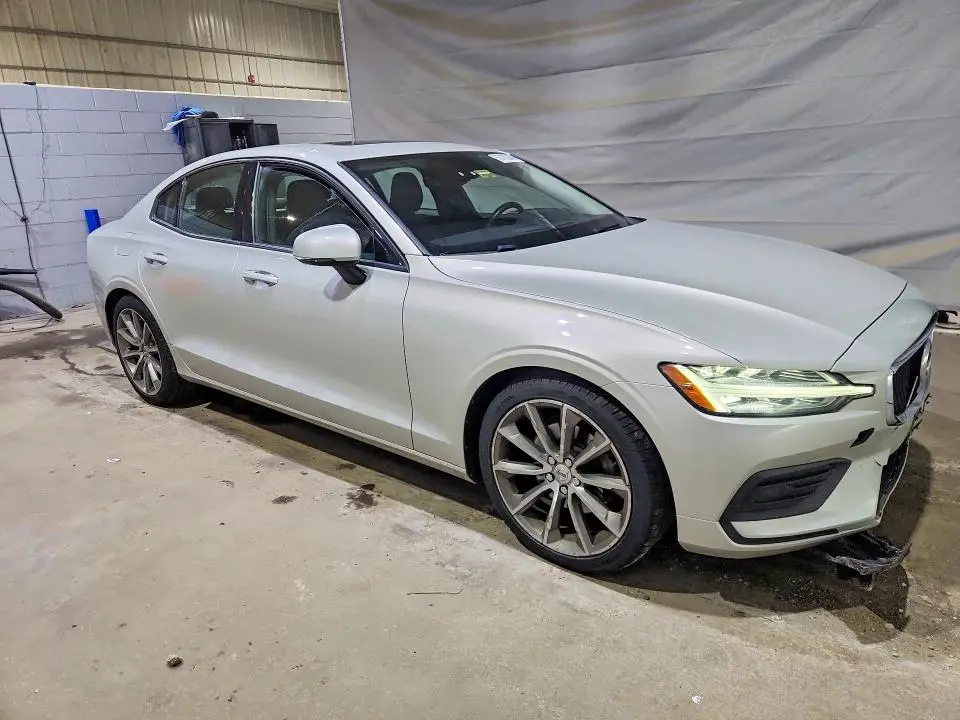 2019 VOLVO S60 T5 MOMENTUM  