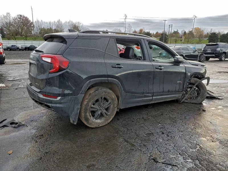 2022 GMC TERRAIN AT4  