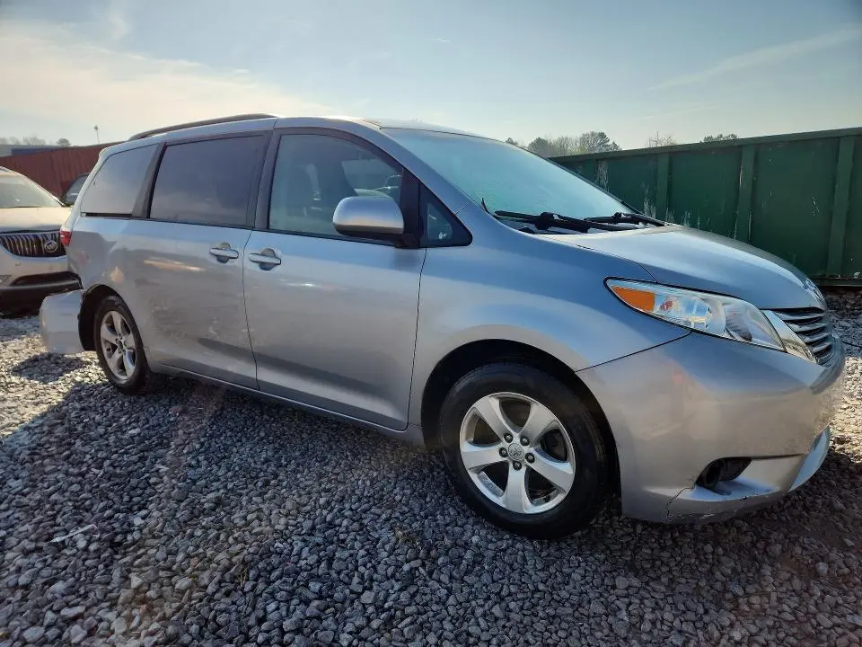 2017 TOYOTA SIENNA LE 8-PASSENGER  