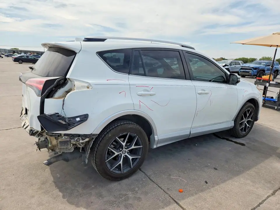 2016 TOYOTA RAV4 SE  
