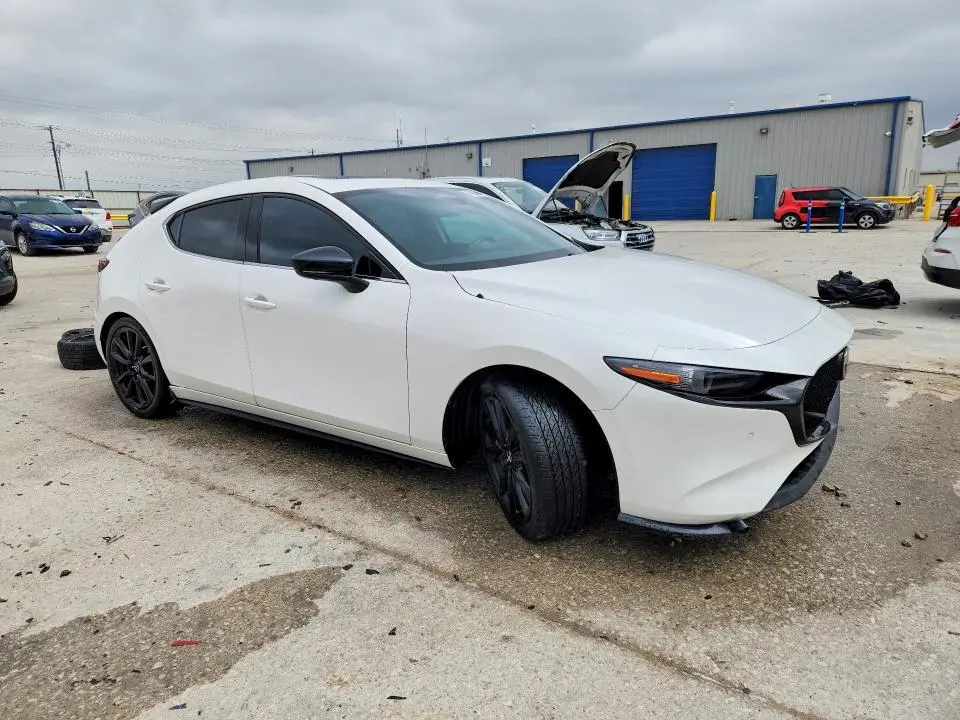 2024 MAZDA 3 PREMIUM PLUS  