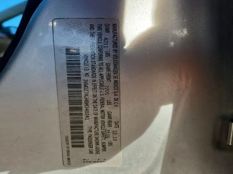 2011 VOLKSWAGEN JETTA SE  