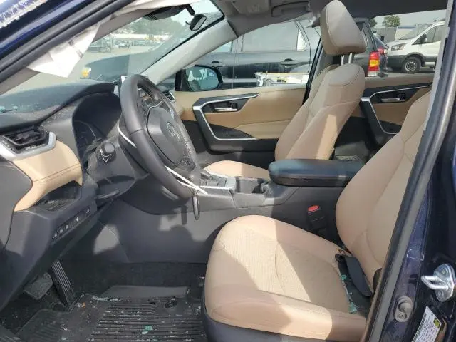 2024 TOYOTA RAV4 XLE  