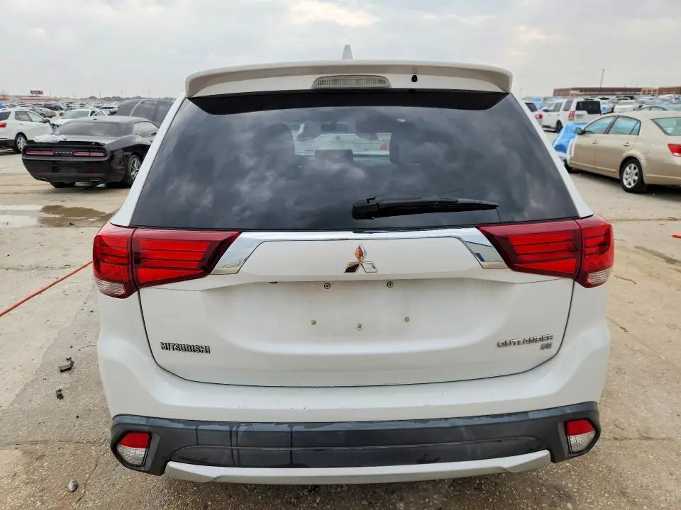 2017 MITSUBISHI OUTLANDER SE  