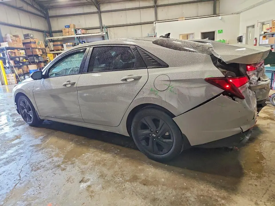 2021 HYUNDAI ELANTRA SEL  