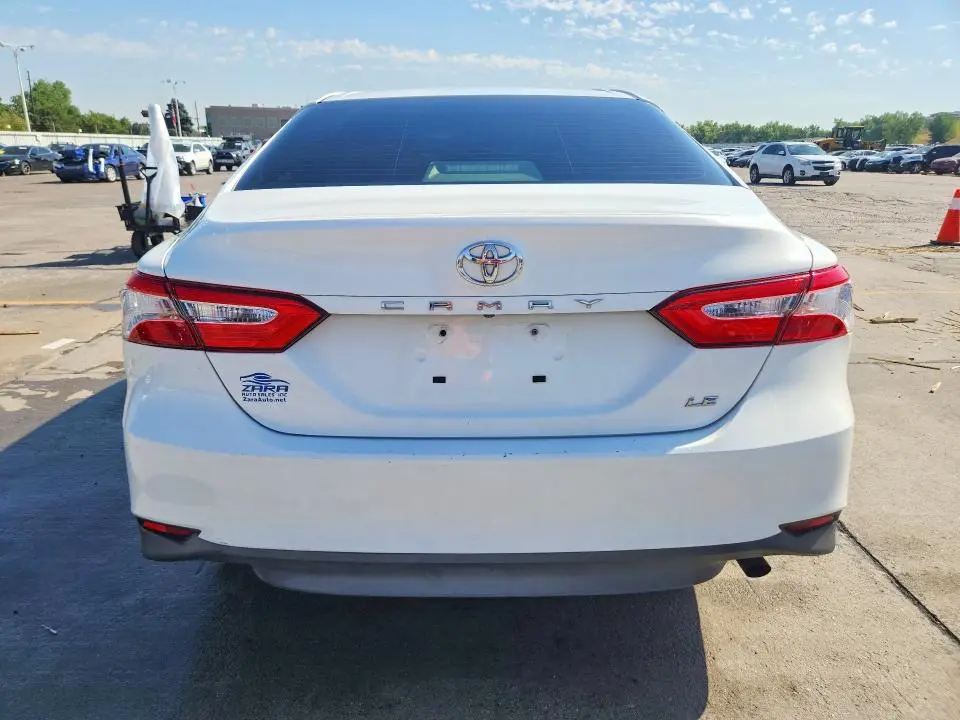 2018 TOYOTA CAMRY LE  