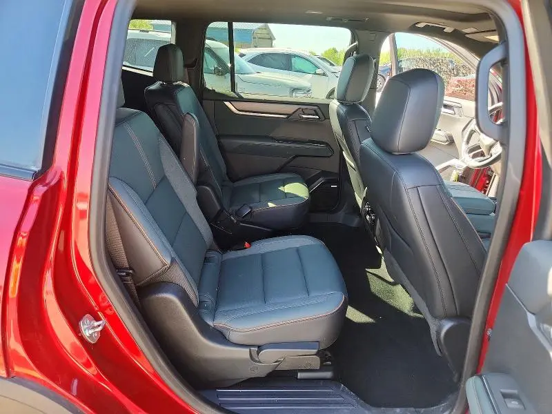 2024 GMC ACADIA AT4  