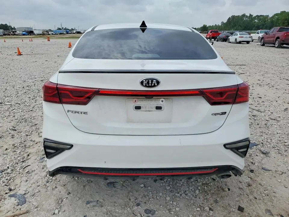 2021 KIA FORTE GT LINE  