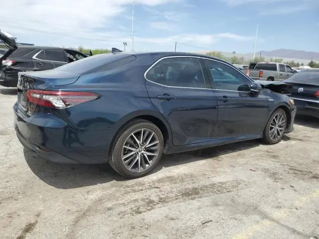 2021 TOYOTA CAMRY XLE  
