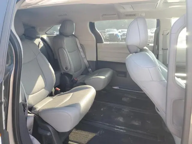 2024 TOYOTA SIENNA LIMITED  
