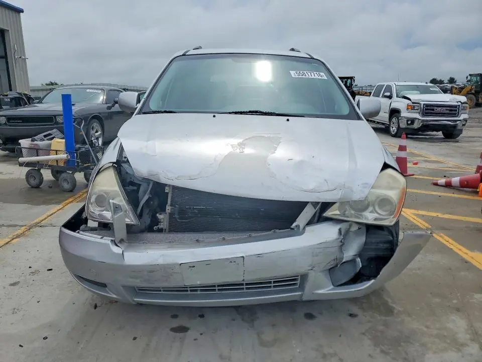 2010 KIA SEDONA LX  