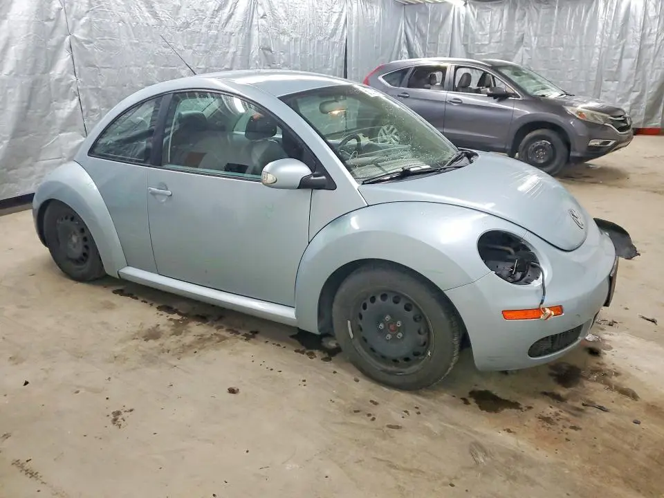 2010 VOLKSWAGEN NEW BEETLE   