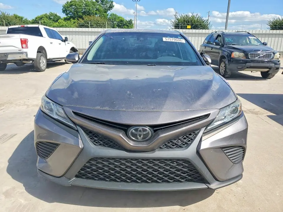 2020 TOYOTA CAMRY SE  