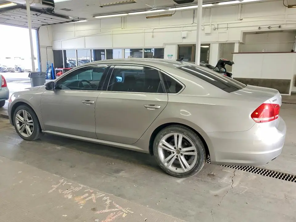 2014 VOLKSWAGEN PASSAT SE  