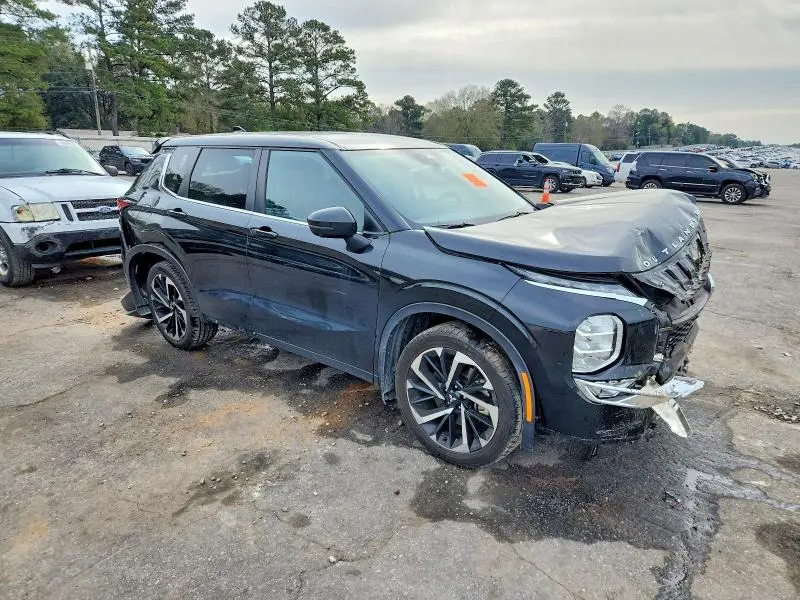 2023 MITSUBISHI OUTLANDER SE  