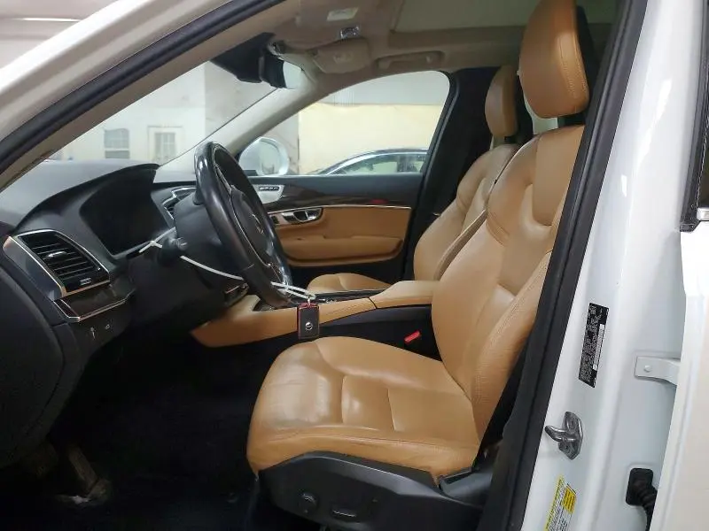 2016 VOLVO XC90 T6  