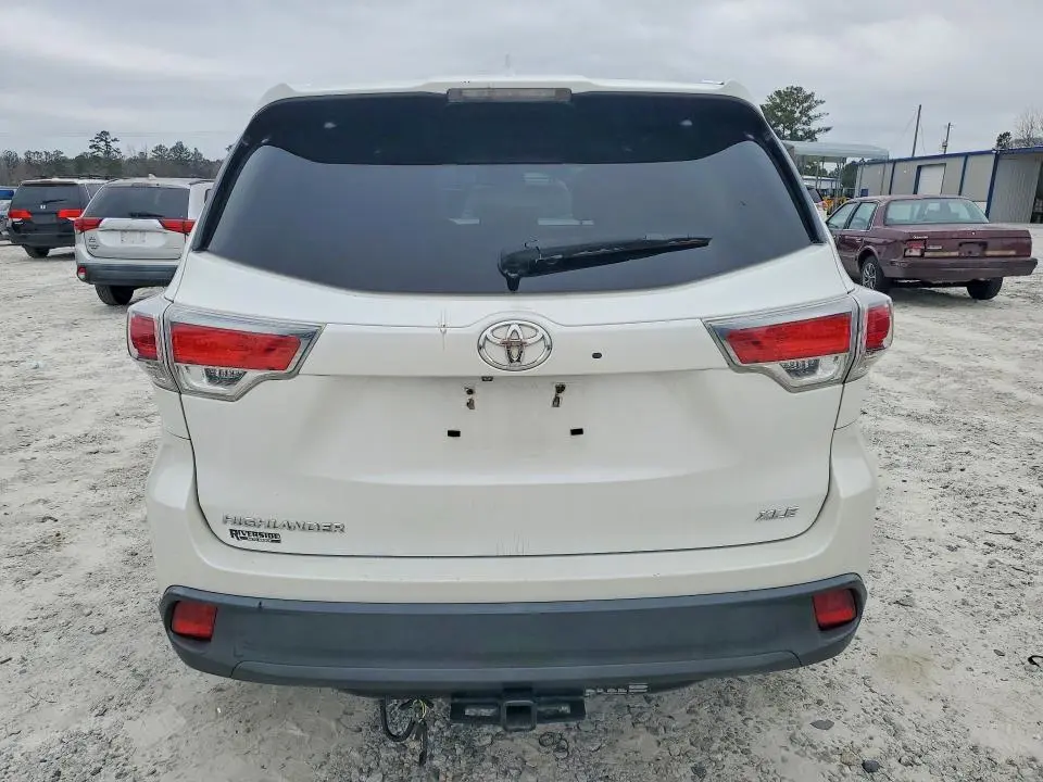 2015 TOYOTA HIGHLANDER XLE  