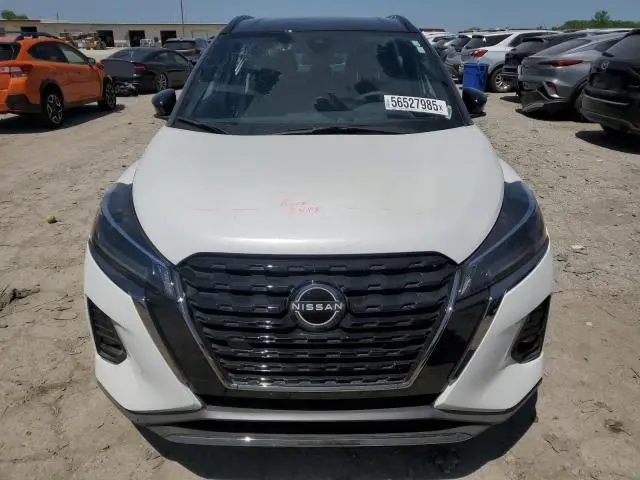 2022 NISSAN KICKS SR  
