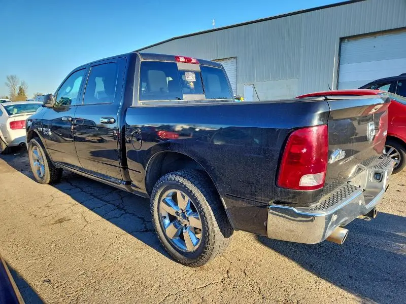 2016 RAM 1500 SLT  
