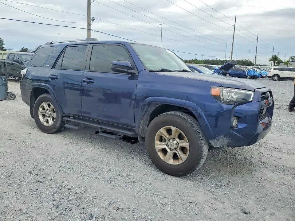 2020 TOYOTA 4RUNNER SR5  