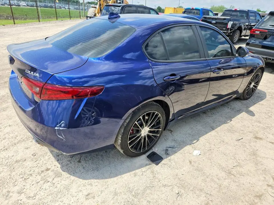 2017 ALFA ROMEO GIULIA Q4  