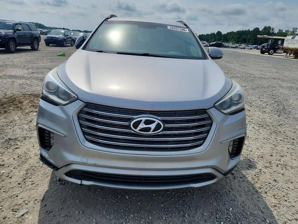 2018 HYUNDAI SANTA FE SE  