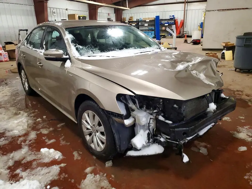 2015 VOLKSWAGEN PASSAT S  