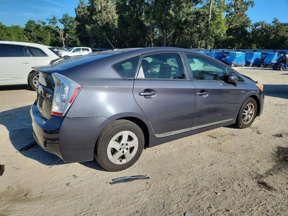 2011 TOYOTA PRIUS THREE  