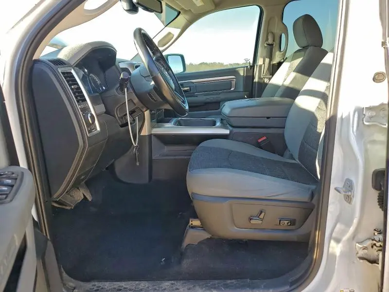 2020 RAM 1500 CLASSIC SLT  