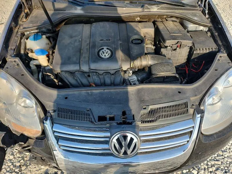 2010 VOLKSWAGEN JETTA SE  