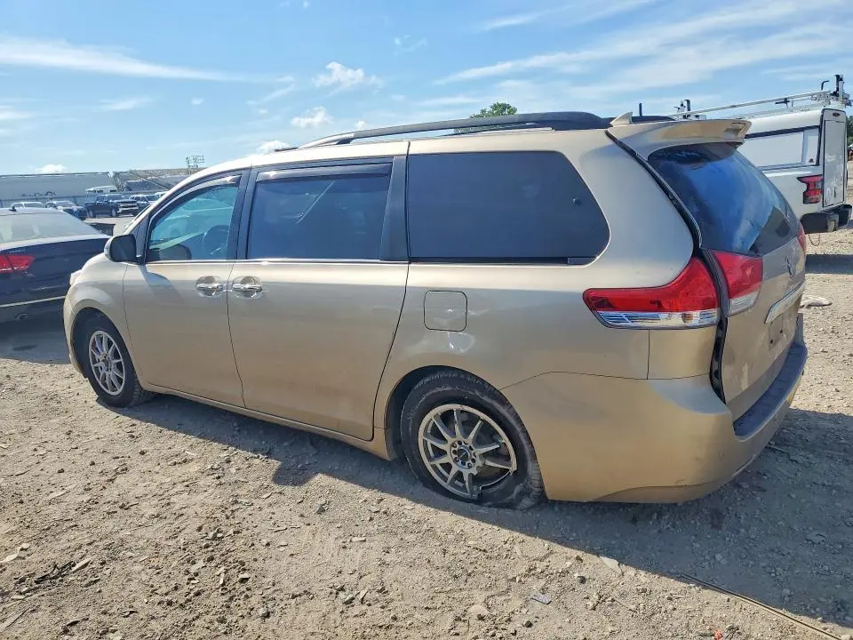 2014 TOYOTA SIENNA LIMITED 7-PASSENGER  