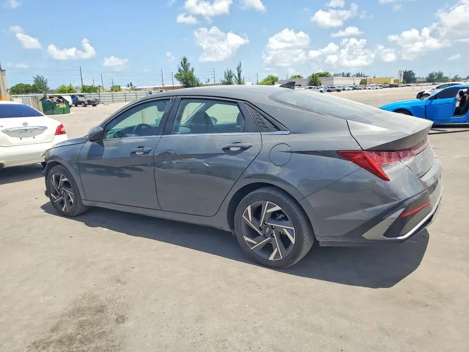 2025 HYUNDAI ELANTRA SEL  