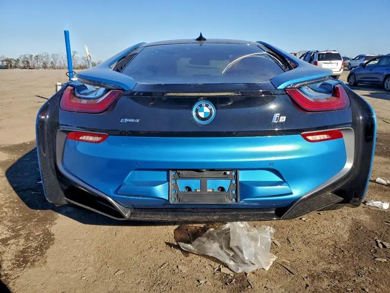 2015 BMW I8   