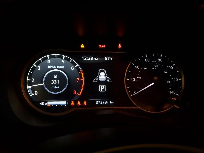2023 NISSAN VERSA SR  