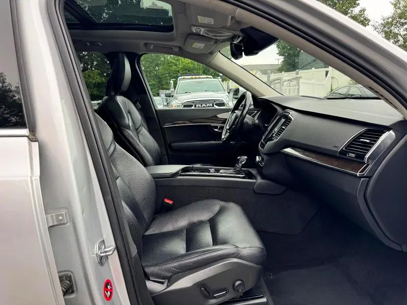 2016 VOLVO XC90 T6  