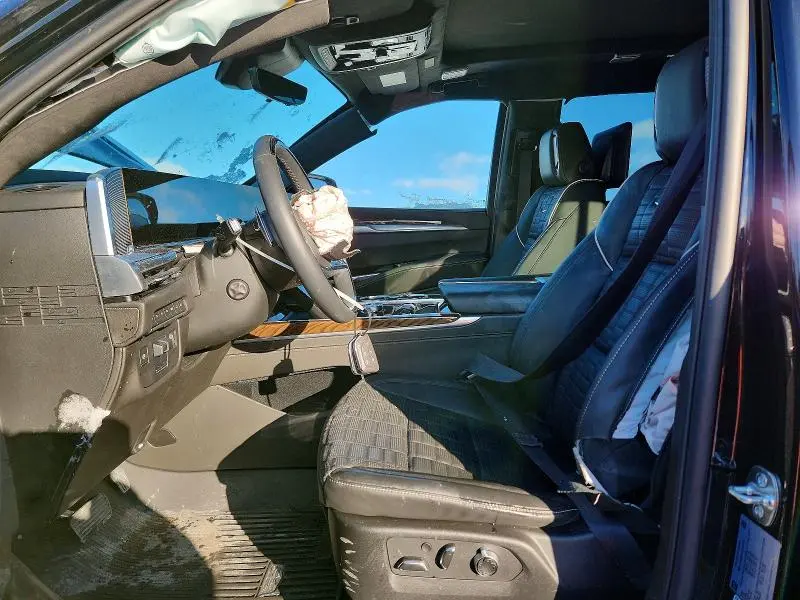 2025 CADILLAC ESCALADE   