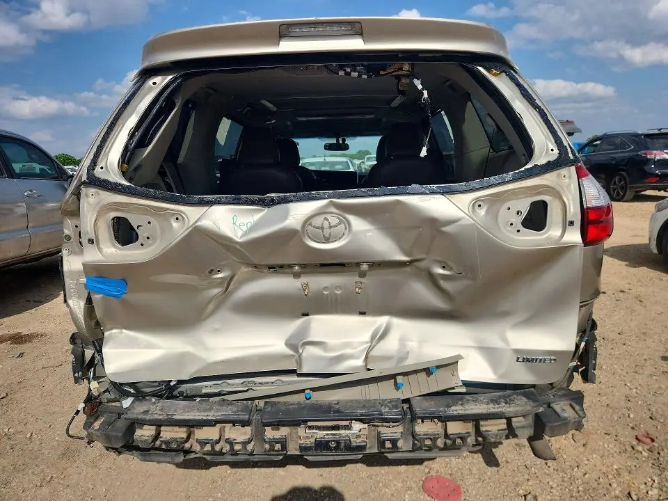 2016 TOYOTA SIENNA LIMITED PREMIUM 7-PASSENGER  