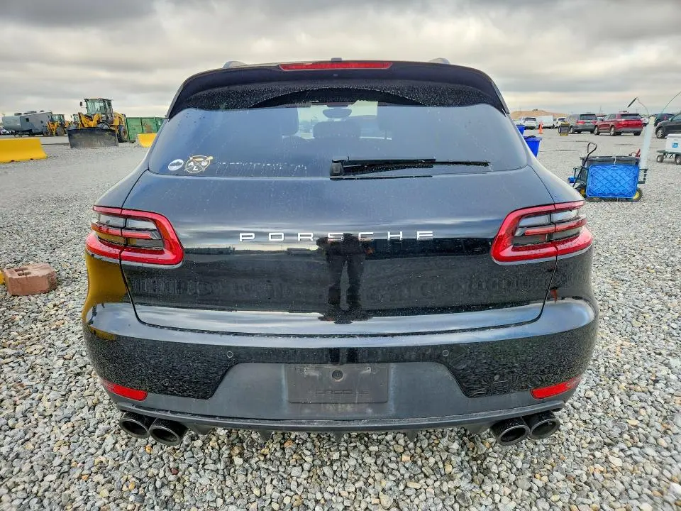 2018 PORSCHE MACAN   