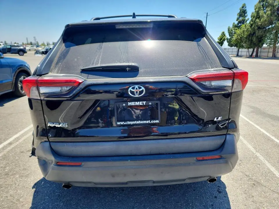 2021 TOYOTA RAV4 LE  