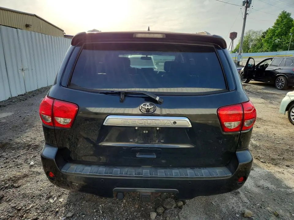 2010 TOYOTA SEQUOIA LIMITED  