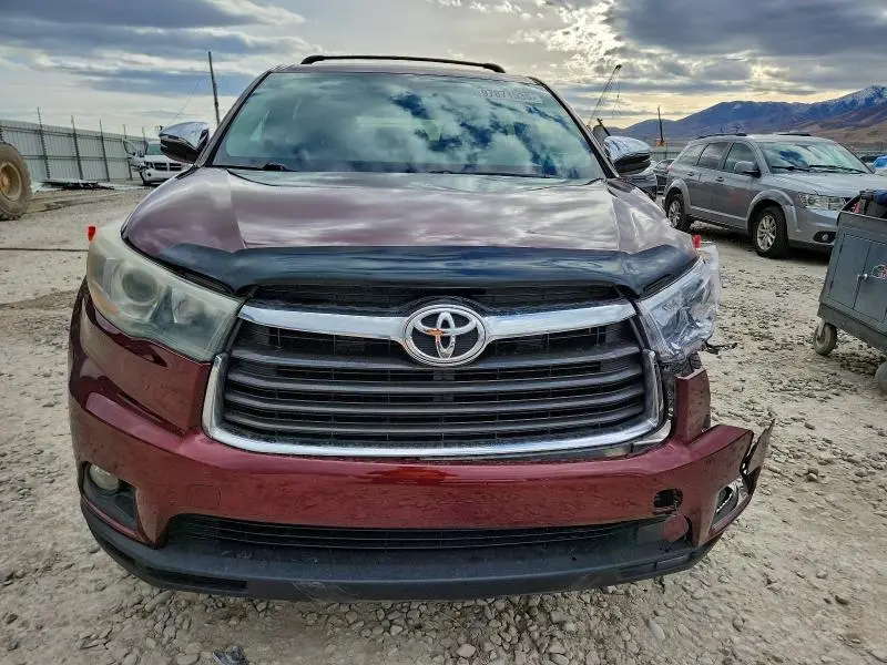 2015 TOYOTA HIGHLANDER LE  