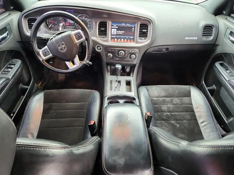 2011 DODGE CHARGER R  
