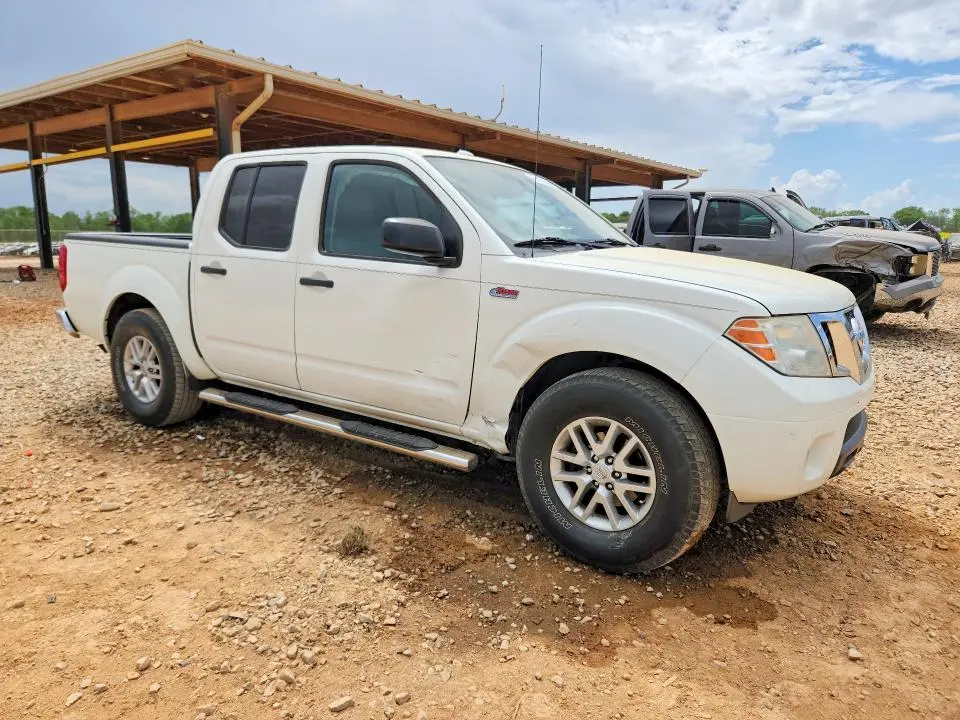 2015 NISSAN FRONTIER S  